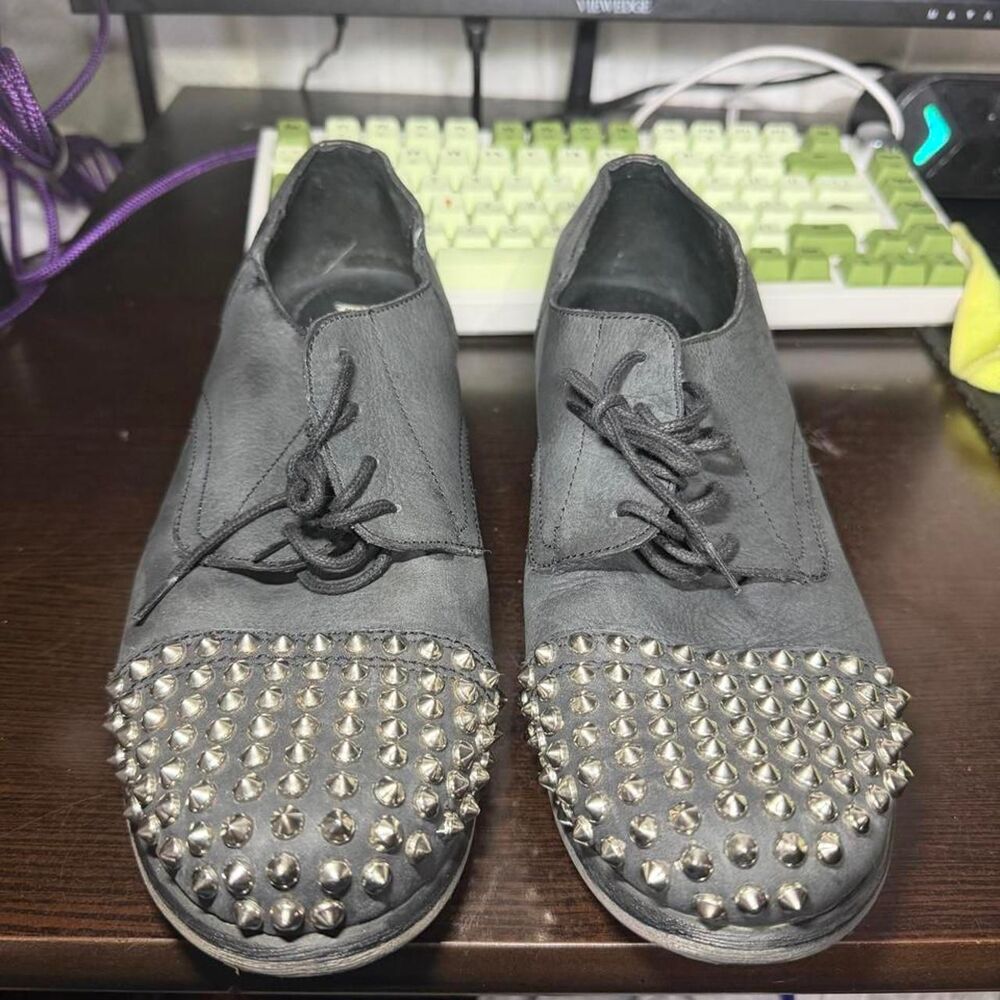 Steve Madden Spiked Shoes women Size 9